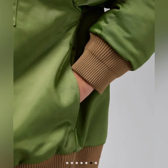 GORGEOUS JORDAN RENEGADE WOMEN’S JACKET !!! - Picture 6 of 13